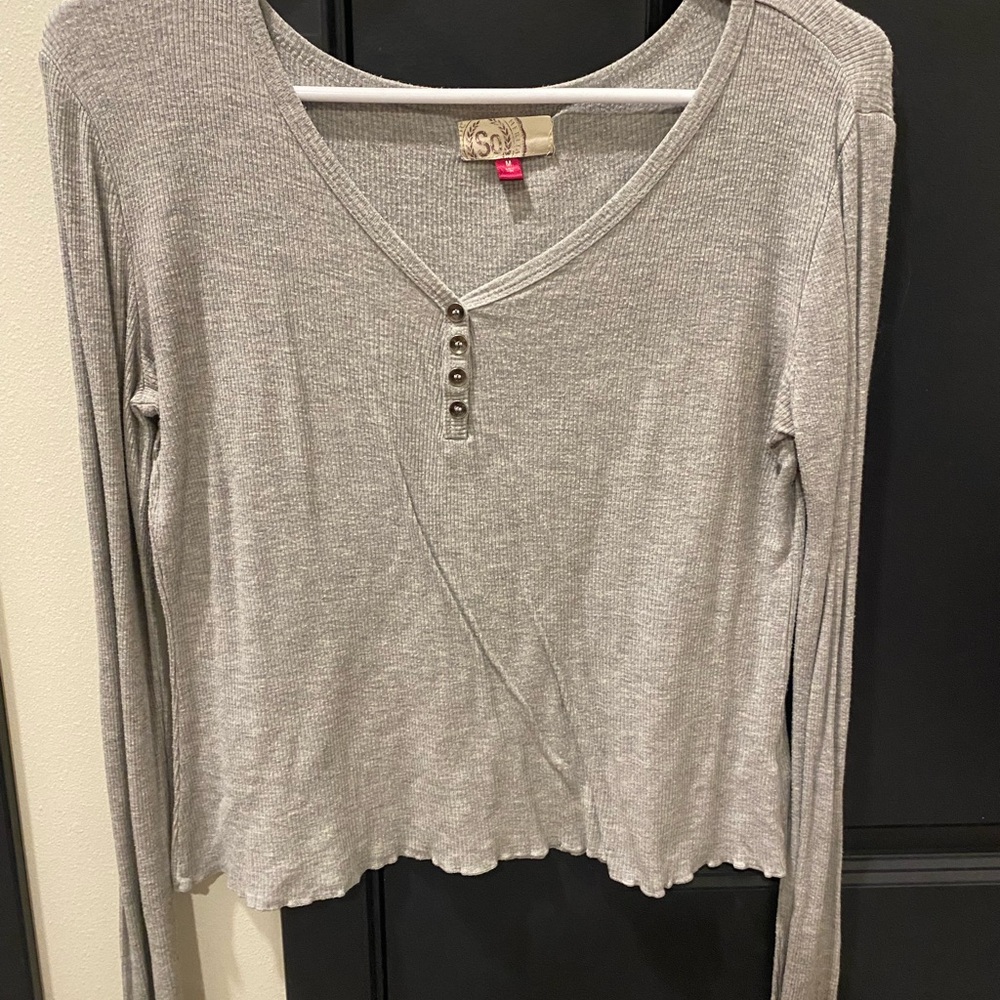 SO Gray Buttoned Crop Blouse